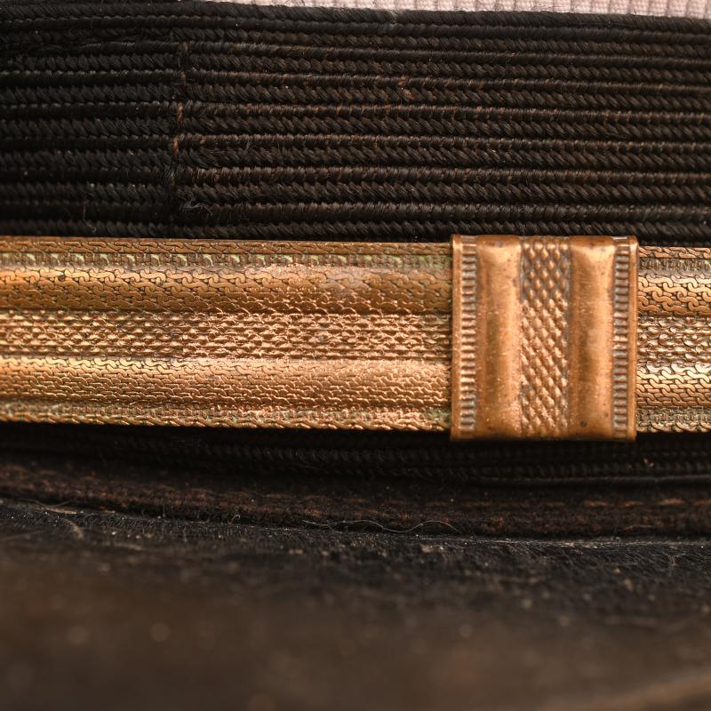 US WWII WHITE TOP NAVAL OFFICERS VISOR CAP.