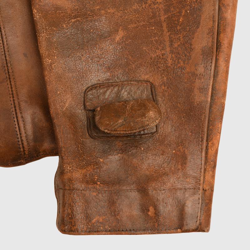 GERMAN WWII LUFTWAFFE AVIATORS LEATHER FLYING JACKET.