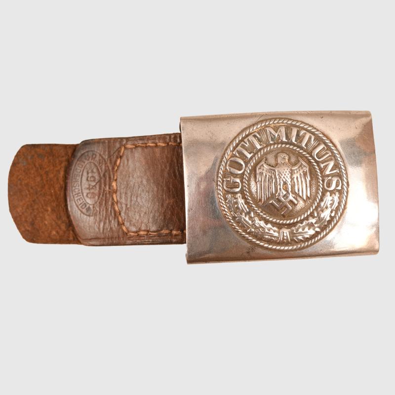 GERMAN WWII ARMY MANS HIGHLY POLISHED BUCKLE.