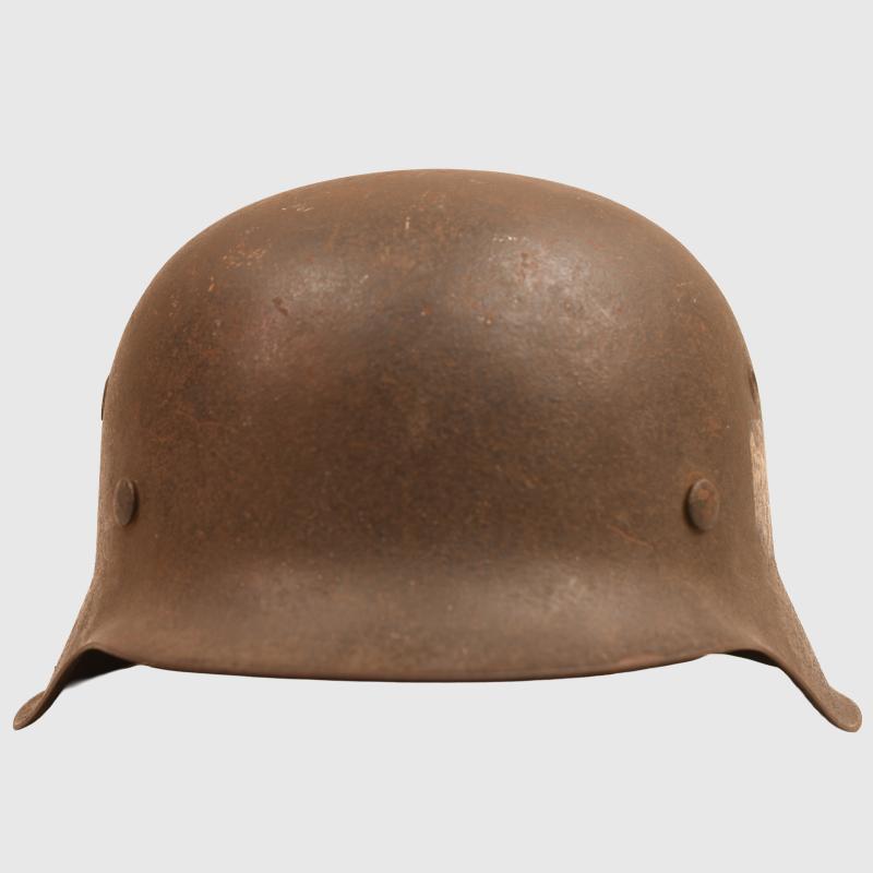 GERMAN WWII M.42 ARMY SINGLE DECAL COMBAT HELMET.