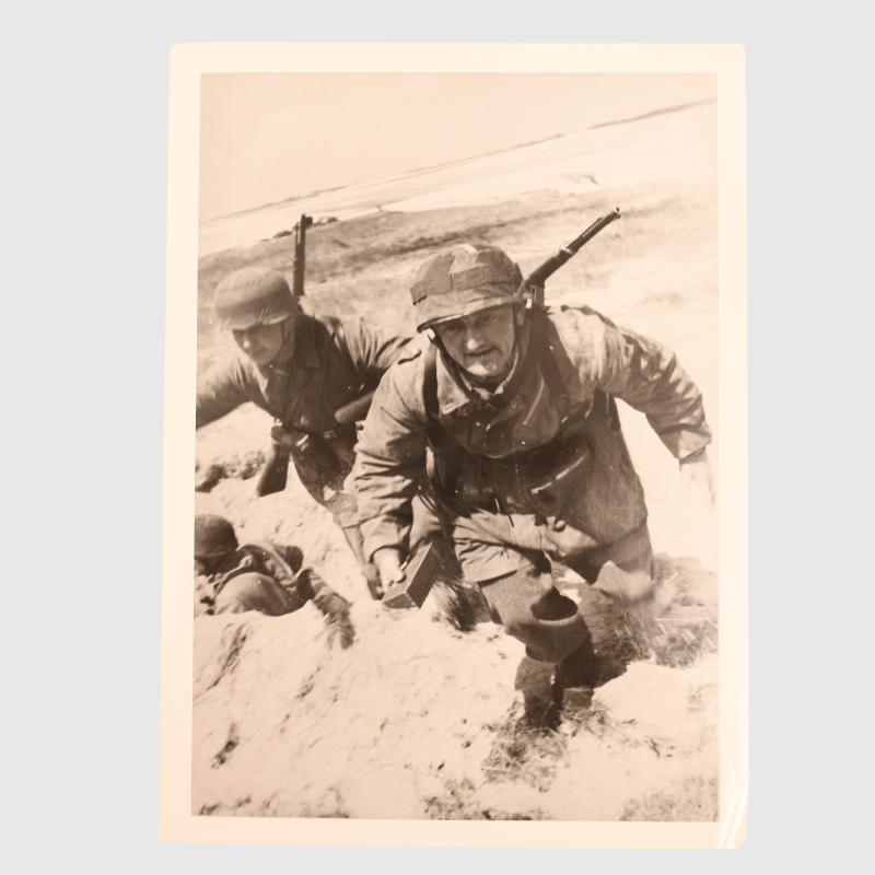 GERMAN WWII 21 GERMAN PARATROOPER PHOTOGRAPHS.