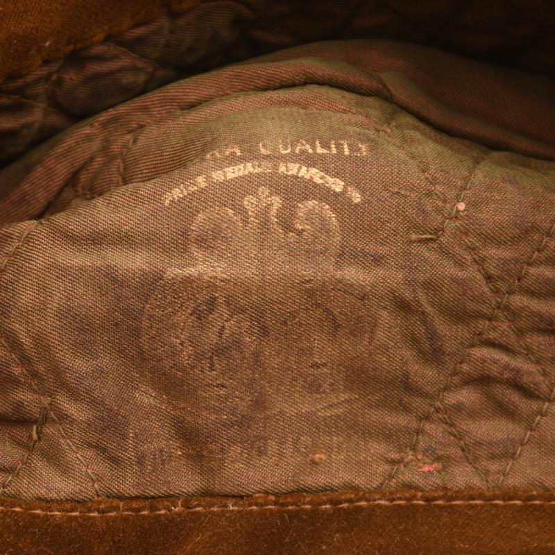 BRITISH WWI ROYAL FLYING CORPS OFFICERS OVERSEAS CAP AND FLYING HELMET.