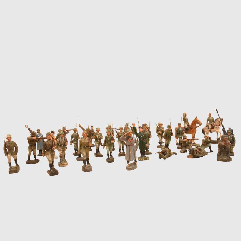 GERMAN WWII SAWDUST AND GLUE ELASTOLIN, LINEOL AND OTHERS TOY SOLDIERS.