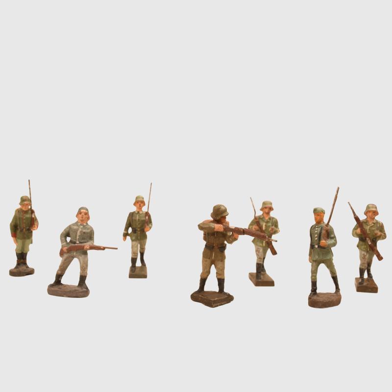 GERMAN WWII SAWDUST AND GLUE ELASTOLIN, LINEOL AND OTHERS TOY SOLDIERS.