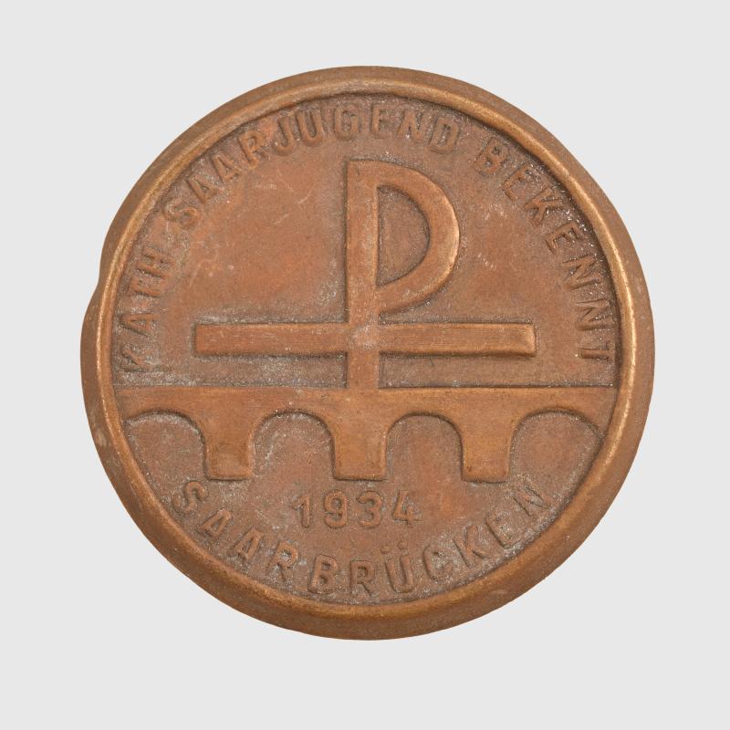 GERMAN WWII 1934 SAARLAND CATHOLIC YOUTH BADGE FROM SAARBRUCKEN.