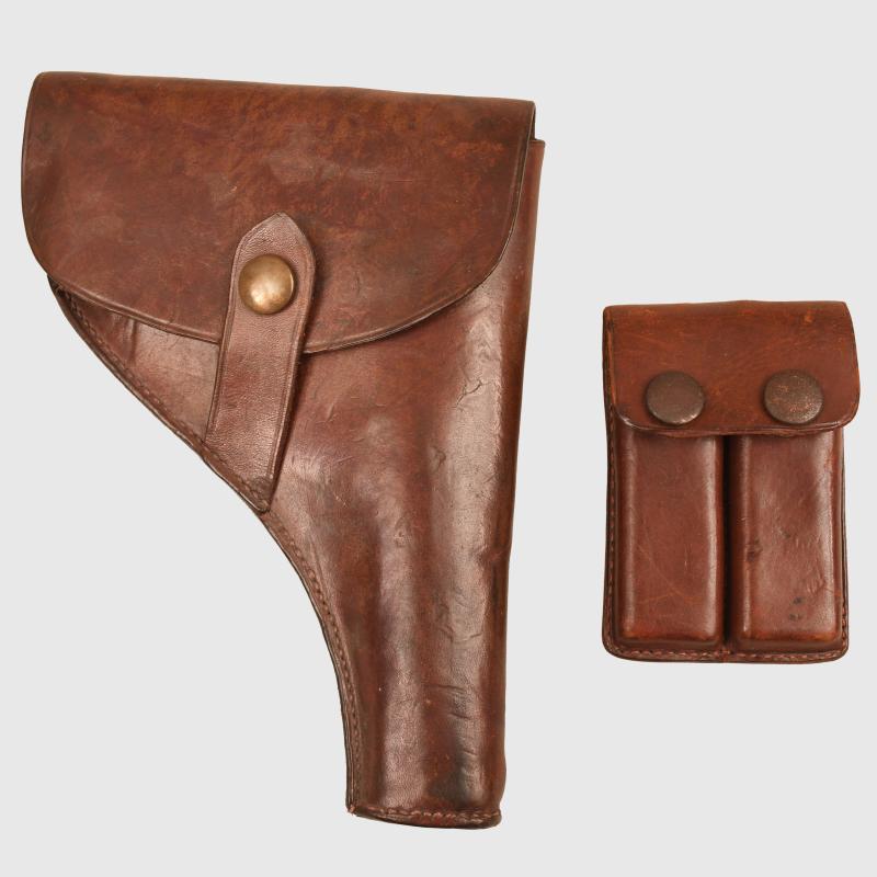 BRITISH OR AMERICAN WWI HOLSTER & MAGAZINE POUCH.