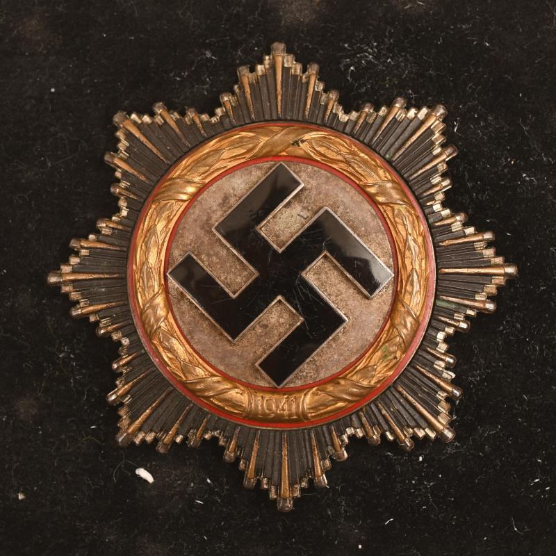 GERMAN WWII GERMAN CROSS IN GOLD.