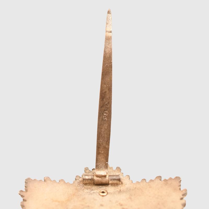 GERMAN WWII GERMAN CROSS IN GOLD.