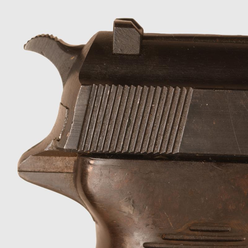 GERMAN WWII WALTHER P38 SEMI AUTOMATIC PISTOL, DE-ACTIVATED.