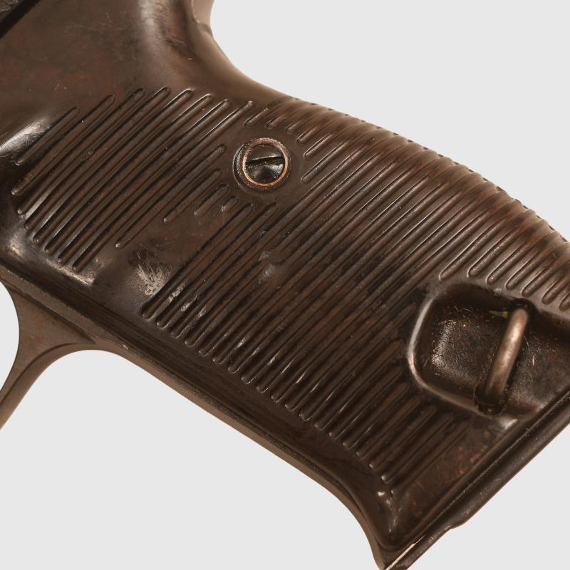 GERMAN WWII WALTHER P38 SEMI AUTOMATIC PISTOL, DE-ACTIVATED.