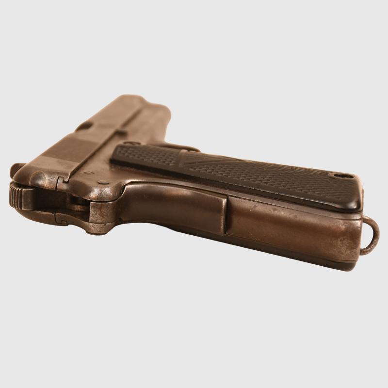 GERMAN POLISH WWII RADOM SEMI AUTOMATIC PISTOL.