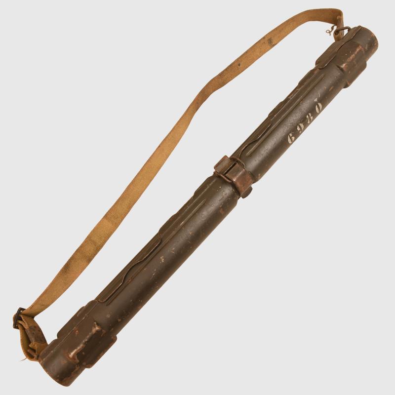 GERMAN WWII MG34 DE-ACTIVATED BARREL IN AN MG34/42 CARRYING CASE.