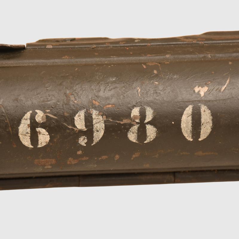 GERMAN WWII MG34 DE-ACTIVATED BARREL IN AN MG34/42 CARRYING CASE.
