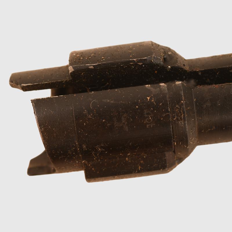GERMAN WWII MG34 DE-ACTIVATED BARREL IN AN MG34/42 CARRYING CASE.