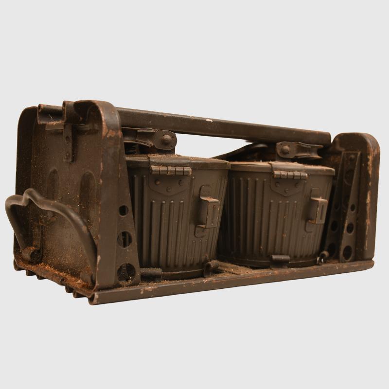 GERMAN WWII MG34 DOUBLE 50 ROUND DRUM CARRYING CASE AND DRUMS.