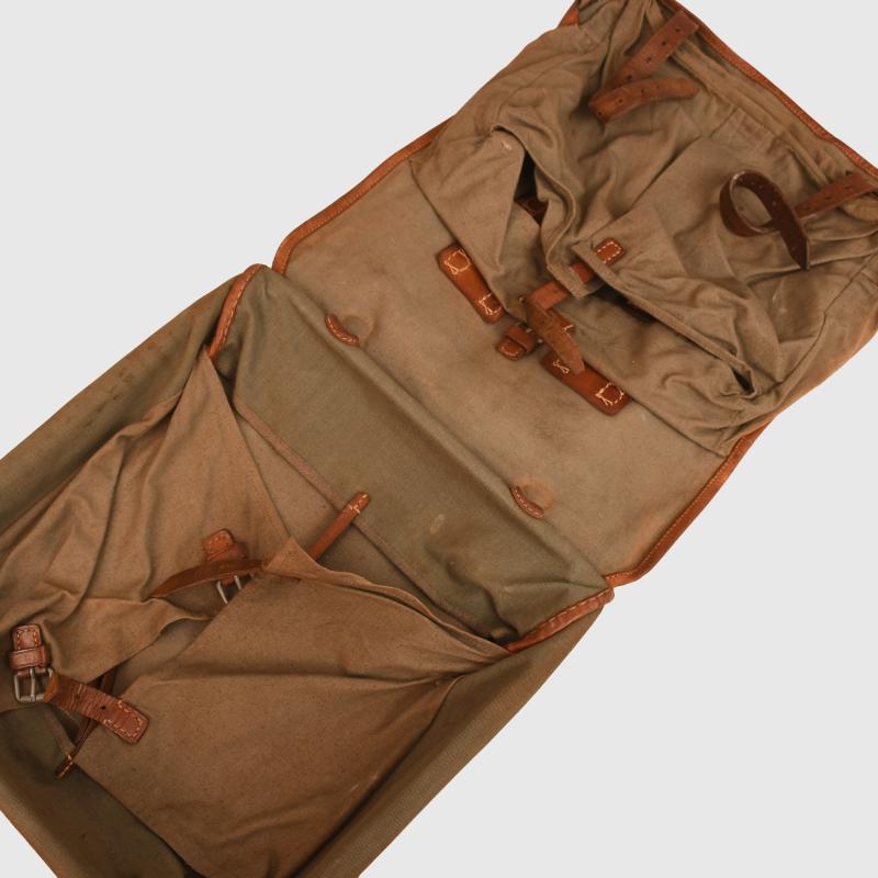 GERMAN WWII CANVAS SOLDIER’S BACK PACK.