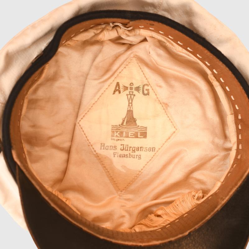 GERMAN WWII KRIEGSMARINE WHITE TOP SUBMARINERS NCO VISOR CAP.