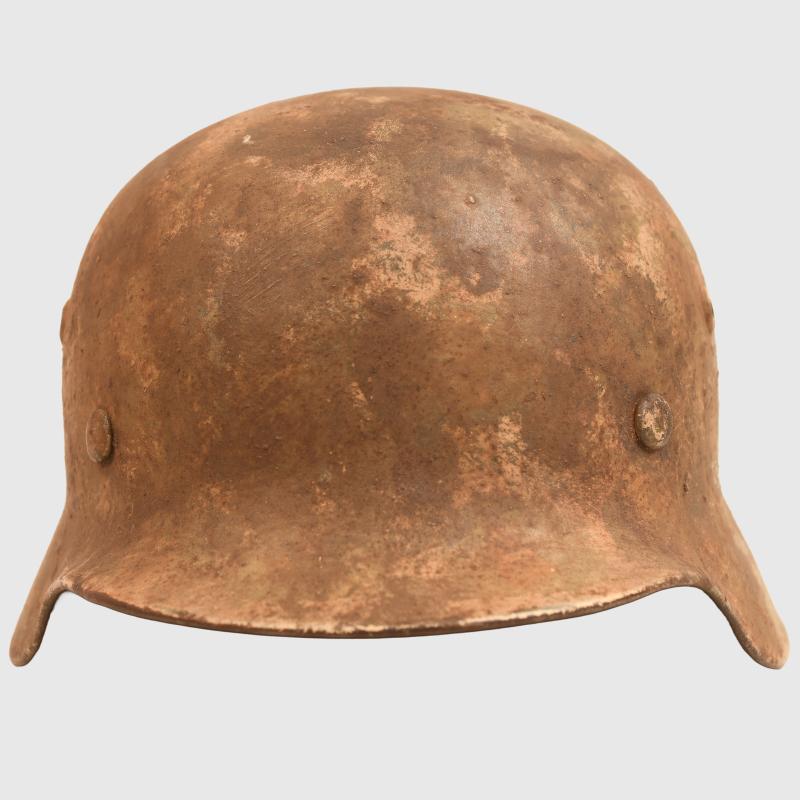 GERMAN WWII ARMY DOUBLE DECAL M.40 CAMOUFLAGE HELMET.