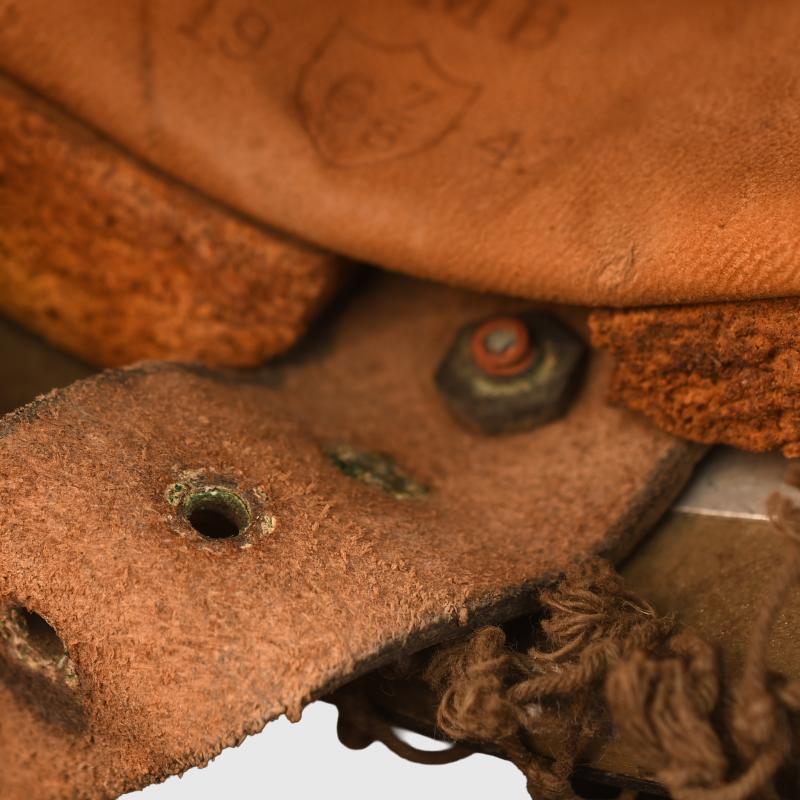 BRITISH WWII PARATROOPER HELMET.