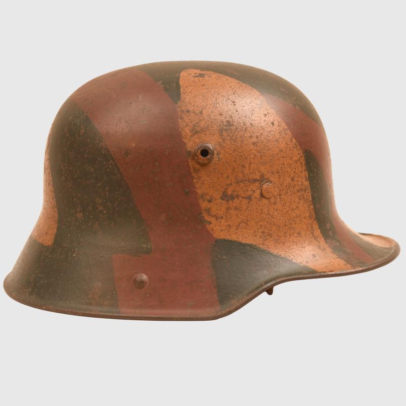 GERMAN WWI M16 CAMOUFLAGE TRENCH HELMET WITH UNIQUE STYLE OF CAMOUFLAGE.