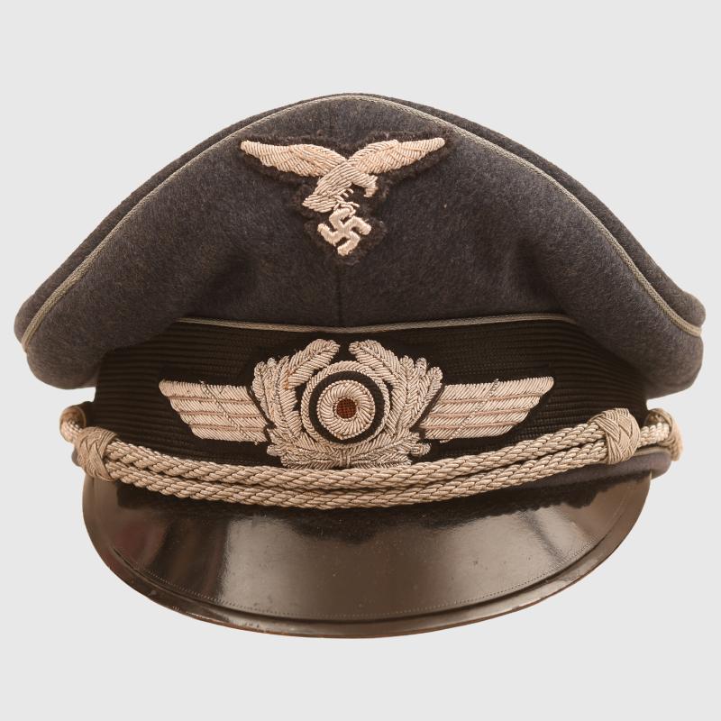 GERMAN WWII LUFTWAFFE OFFICERS VISOR CAP.