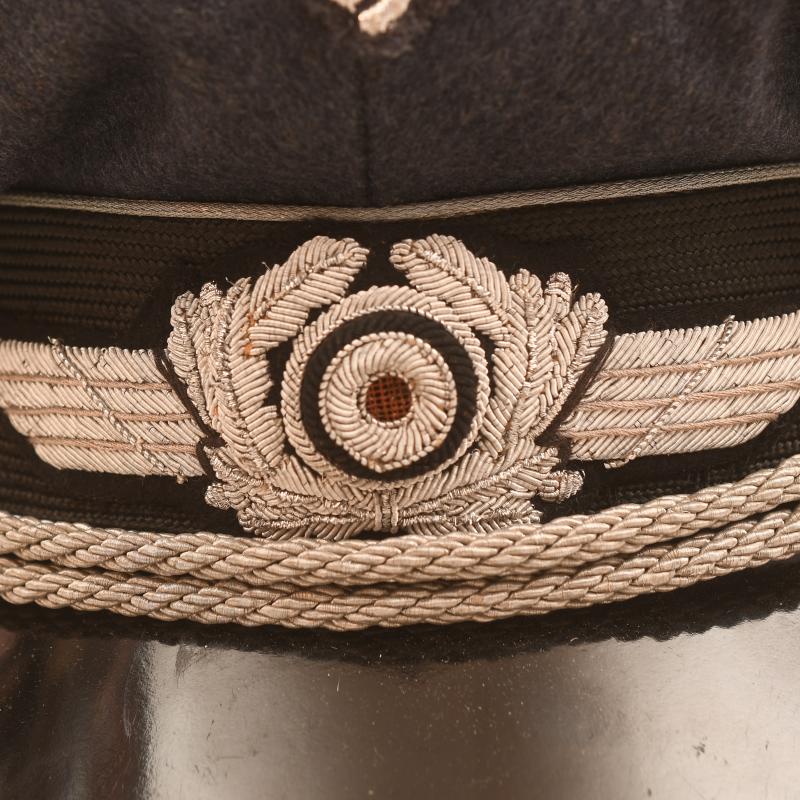 GERMAN WWII LUFTWAFFE OFFICERS VISOR CAP.