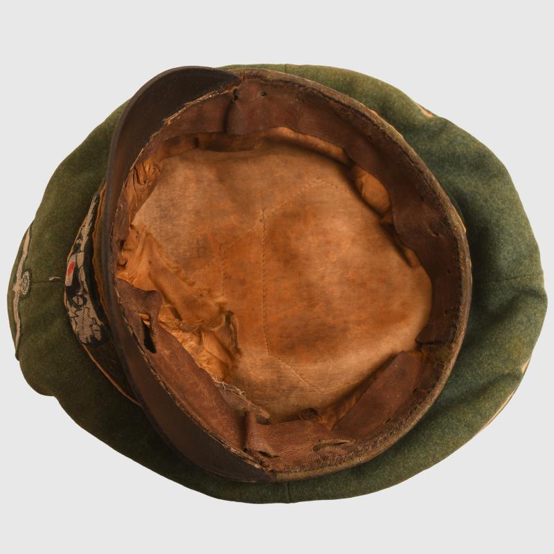 GERMAN WWII INFANTRY OFFICERS CRUSHER CAP.