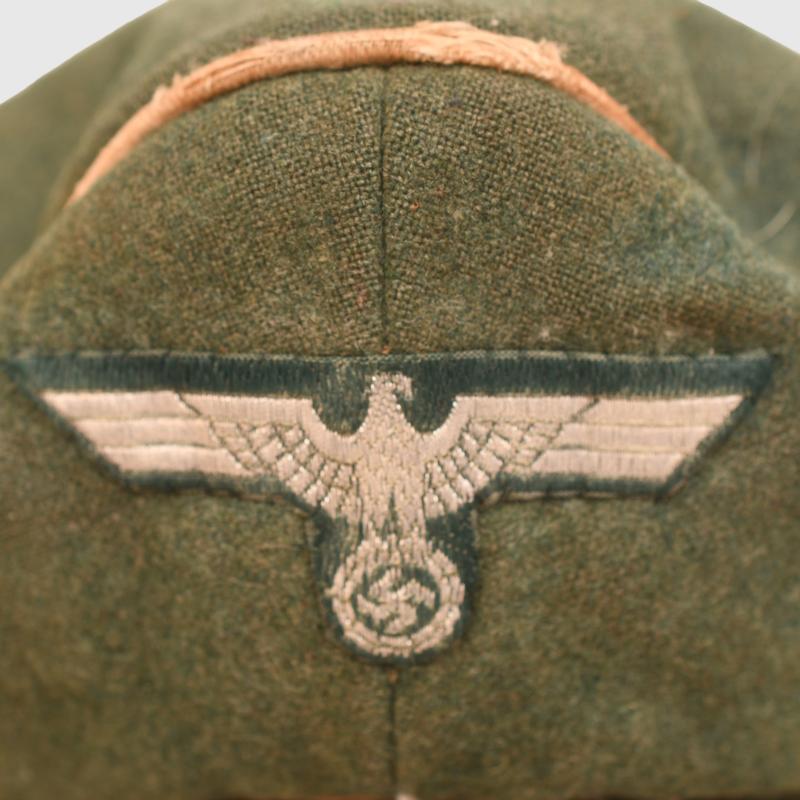 GERMAN WWII INFANTRY OFFICERS CRUSHER CAP.