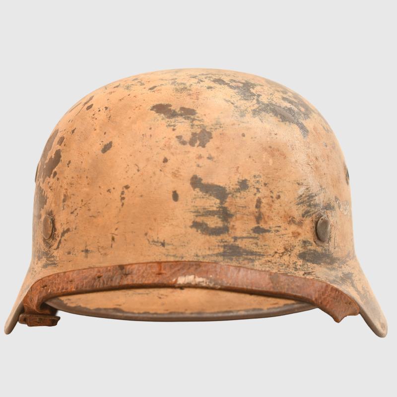 GERMAN WWII TROPICAL M.40 LUFTWAFFE SINGLE DECAL COMBAT HELMET.
