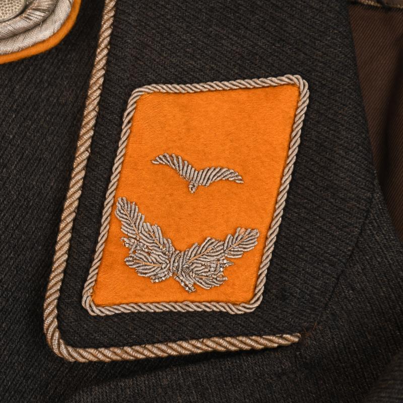 GERMAN WWII LUFTWAFFE FLYING OFFICERS BLOUSE.