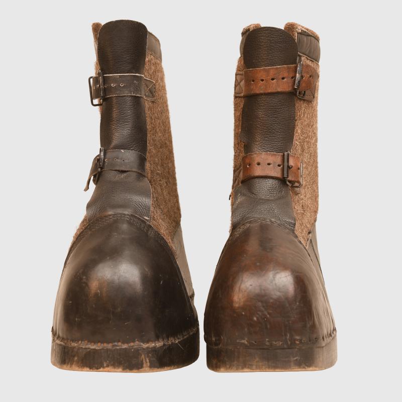 GERMAN WWII WINTER OVER BOOTS.