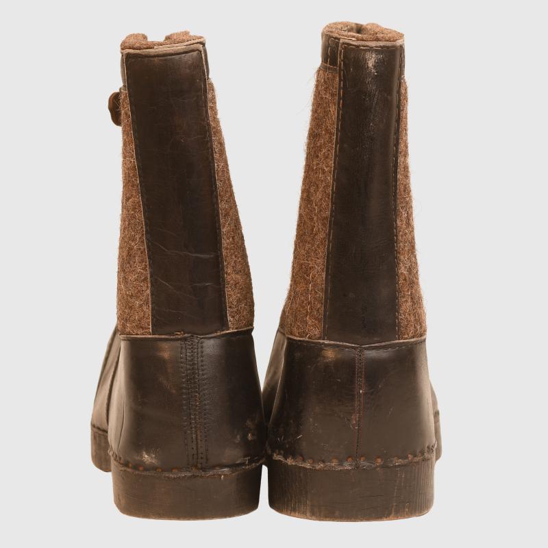 GERMAN WWII WINTER OVER BOOTS.