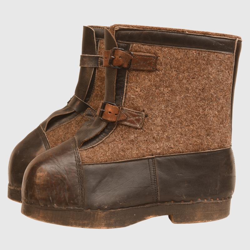 GERMAN WWII WINTER OVER BOOTS.