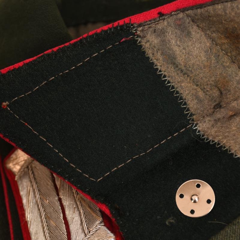 GERMAN WWII ARMY VETERINANY PIPED SERVICE TUNIC AND BREECHES.