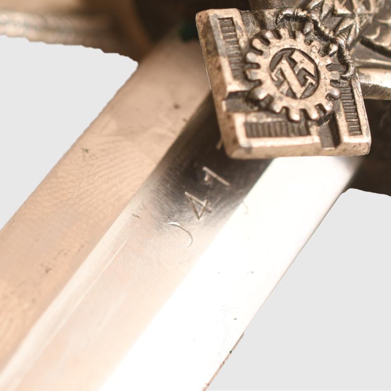 GERMAN WWII TENO OFFICERS DAGGER.