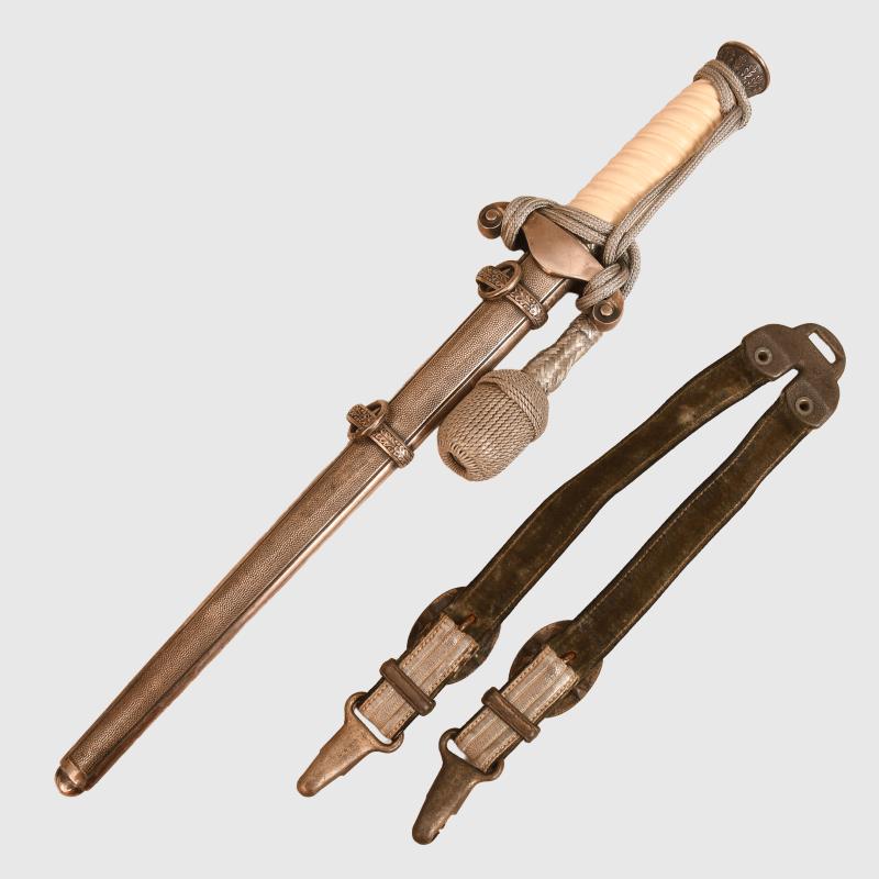 GERMAN WWII ARMY OFFICERS DAGGER, NEAR MINT.