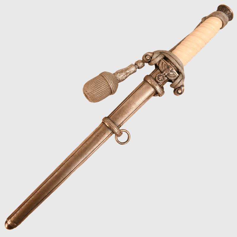 GERMAN WWII ARMY OFFICERS DAGGER, NEAR MINT.