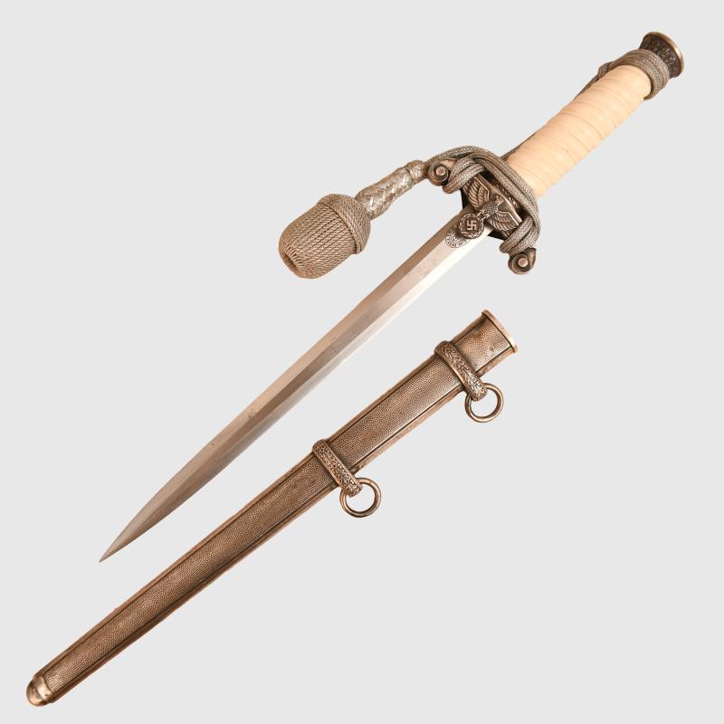GERMAN WWII ARMY OFFICERS DAGGER, NEAR MINT.