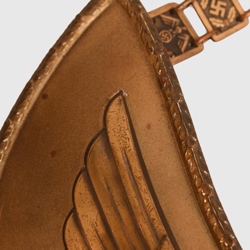GERMAN WWII POLITICAL LEADERS GORGET.