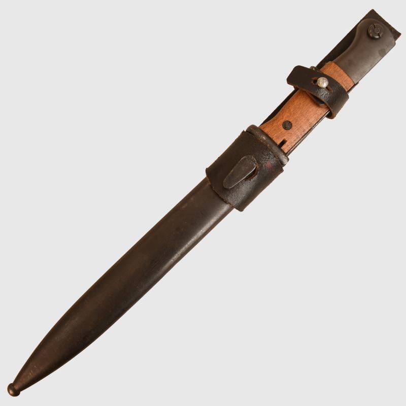 GERMAN WWII K/98 BAYONET WITH SIMPLIFIED FROG.