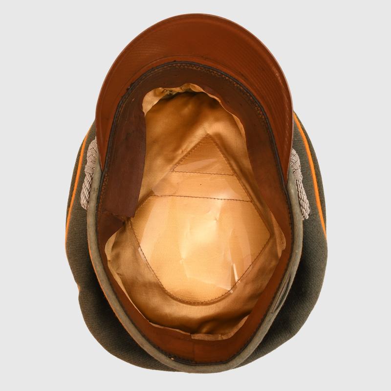 GERMAN WWII ARMY CAVALRY OFFICERS VISOR CAP.