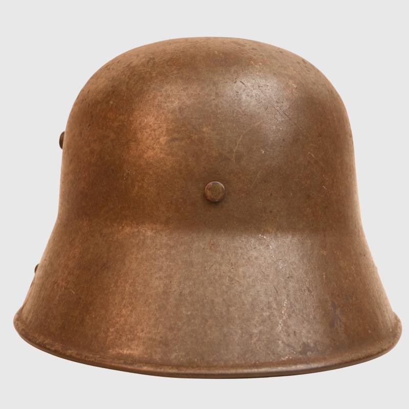 GERMAN WWI M.16 TRENCH HELMET WITH LINER AND ORIGINAL CHINSTRAP.