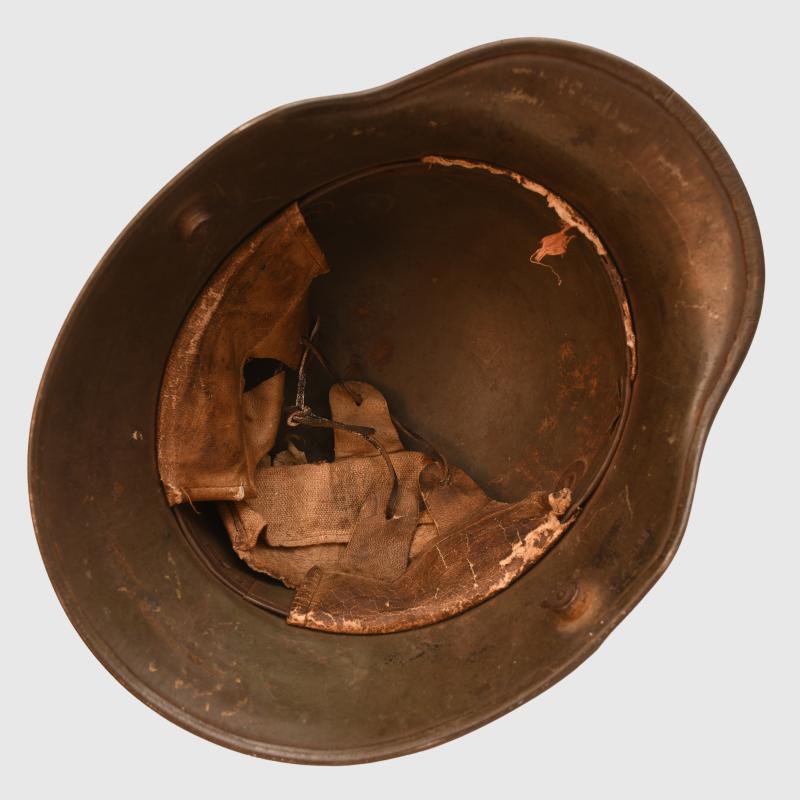 GERMAN WWI UNUSUAL CAMOUFLAGE TRENCH HELMET. SHELL SIZE SI62.