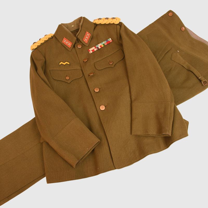 JAPANESE WWII FULL COLONEL’S TUNIC, TROUSERS, CAP AND AWARDS.