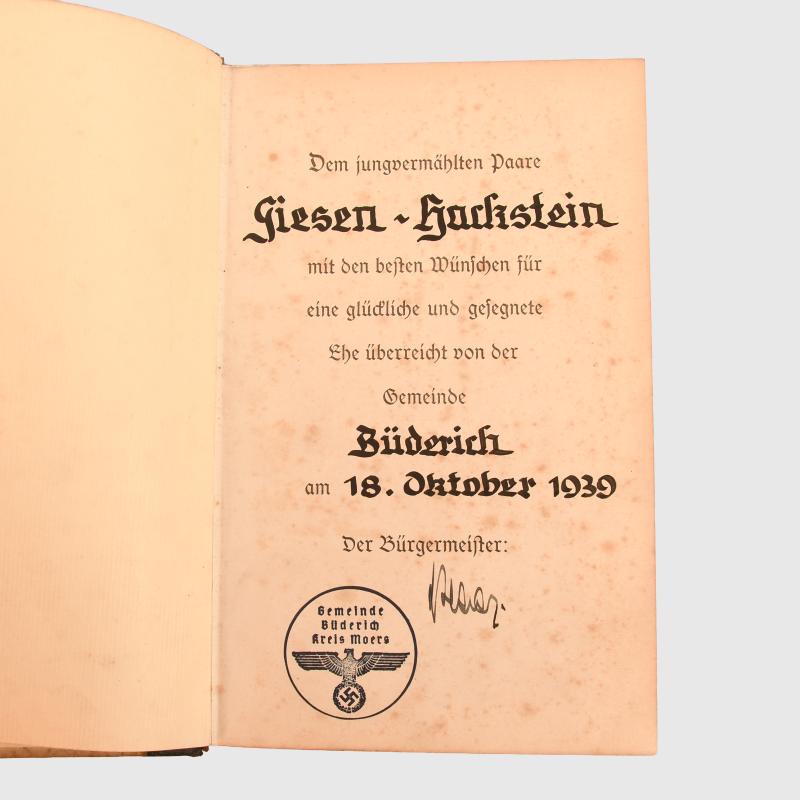 GERMAN WWII SS ALLGEMEINE PRESENTATION MEIN KAMPF AND ACCOMPANYING PRESENTATION CARD BOX.